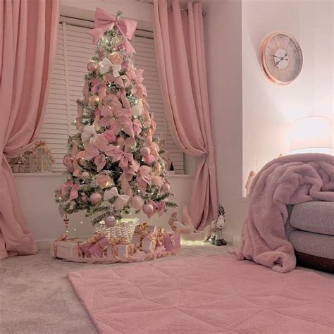 New post flair! So excited to decorate for the holidays🎀🎄 : r/pinkpilatesprincess